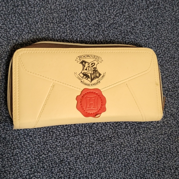 Harry Potter Wallet - Picture 2 of 2